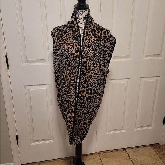 Michael Michael Kors leopard print scarf - Picture 1 of 5